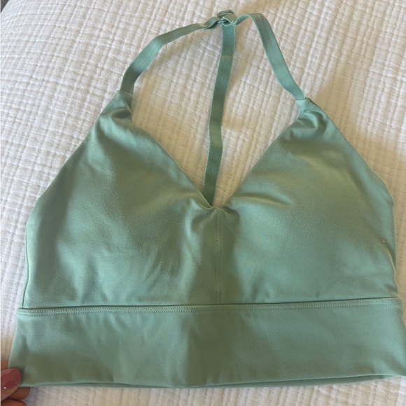 Alphalete cropped workout top - Picture 2 of 3